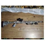 Mossberg 12 gauge pump shotgun, 20' barrel with