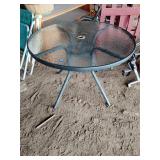 Glass top patio table 40' x 27'