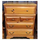 Vintage 4 Drawer Dresser 40'H×30.5'×18'