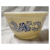 VIntage Pyrex Bowl 'Homestead' Pattern