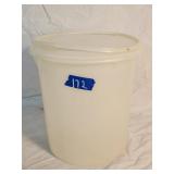 Tupperware Canister 10.5'x10'