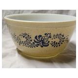 VIntage Pyrex Bowl 'Homestead' Pattern