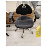 Rolling office chair adjustable height