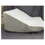 Wedge Pillow 10'x24'ï¿½23'