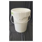New M&M Industries 5Gal Empty Bucket 16'H