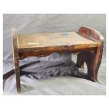 Primitive Wood Stool 10'H×15'×9.5'