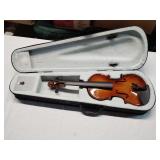Unmarked violin in case needs new strings
