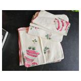 Vintage Christmas Table Linen Napkins need tlc