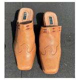 NICOLE LEATHER CLOGS- size 9 1/2 M
