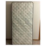 Beauty Rest Mattress Like New 38' x 79.5'