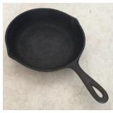 USA  No. 5 Cast Iron Skillet 8-1/8'