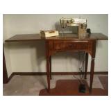 Vtg Singer Sewing Machine & Accessories See Info