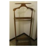 43' Tall Wood Gentleman's Butler Clothing Rack