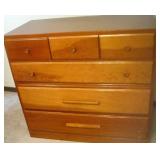 34x 16x 31 Wood Chest Of Drawers See Info