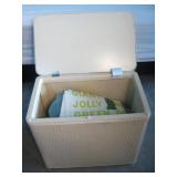 21x 13x 18 Wicker Hamper W/Towels