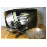 Box Miscelaneous Pots & Pans Largest 10'
