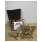 10' Plastic Wastebasket & Wall Decor Shown