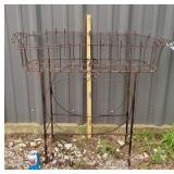 VNTG WROUGHT IRON TWISTED WIRE PLANT STAND