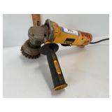DEWALT 4.5' ANGLE GRINDER