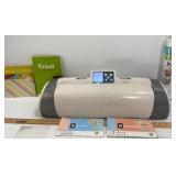 CRICUT EXPRESSIONS 2 MACHINE & ACCESSORIES