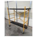 PORTABLE FOLDING SCAFFOLD