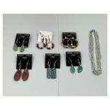 LOT OF HANDMADE COSTUME JEWELRY TO INCLUDE BEAD HOOP EARRINGS, BRACELET AND MORE