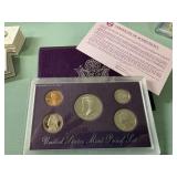 1992 US Mint Proof Set in hard case 5 coins