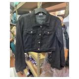 girls/ juniors medium, large. xlarge crop black