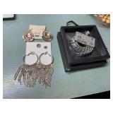 2 sets earrings and 1 necklace
