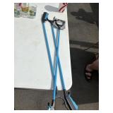 3 long handled picker uppers