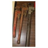 Pipe wrenches