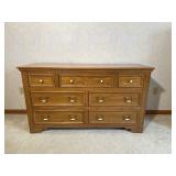 7 Drawer Style Solid Oak Dresser 7 Drawer Style Solid Oak Dresser