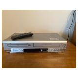 Sylvania VHS/DVD Player Combo with Remote Sylvania VHS/DVD Player Combo with Remote