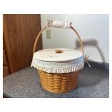 Longaberger Round Sewing Basket w/ Lid & Cream Liner Longaberger Round Sewing Basket w/ Lid & Cream Liner