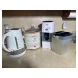 Small Kitchen Appliance Lot Tea & Cooking Small Kitchen Appliance Lot Tea & Cooking
