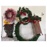 Holiday Wreath & Sled Dcor Lot Holiday Wreath & Sled Dcor Lot