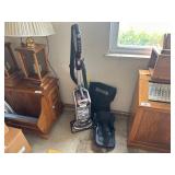 Shark Powered Lift Away Vacuum with Base & Attachments Shark Powered Lift Away Vacuum with Base & Attachments