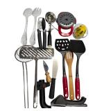 Mixed Kitchen Utensil Lot (K)