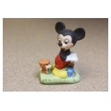Disney minnie mouse figurine