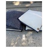 Set of 6 UGG pillows sherpa