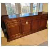 Kittinger Furniture Company Wooden Sideboard:Buffet Cabinet
