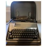 1960s Remington Fleetwing Portable Typewriter 