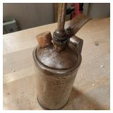 Dutton-Lainson Company Vintage 1-Quart Golden Rod Oiler 