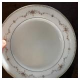 Noritake Fairmont Pattern #6102 12 Piece Fine China Set