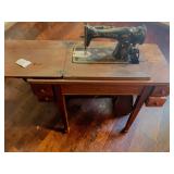 Vintage Singer Sewing Machine In Traditional Wooden Cabinet W Storage
