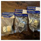 Newell Heavy-Duty Universal Shade Bracket Hardware Lot (1) Newell Heavy-Duty Universal Shade Bracket Hardware Lot (1)