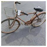 Schwinn Bicycle W Front Metal Basket & Mesinger Saddle Seat