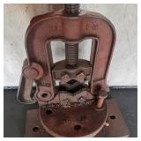 Red Metal Dunlap No. 1-H Workbench Pipe Vise
