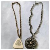 1970s Large Chunky Mod Silver Tone Medallion Amulet Pendant Necklace 