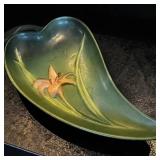 Roseville Pottery Zephyr Lily Leaf-Shaped Tray in Evergreen W Embossed Pink Lily